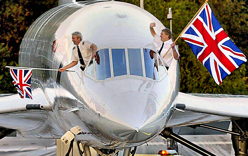 Concorde final flight flag wave