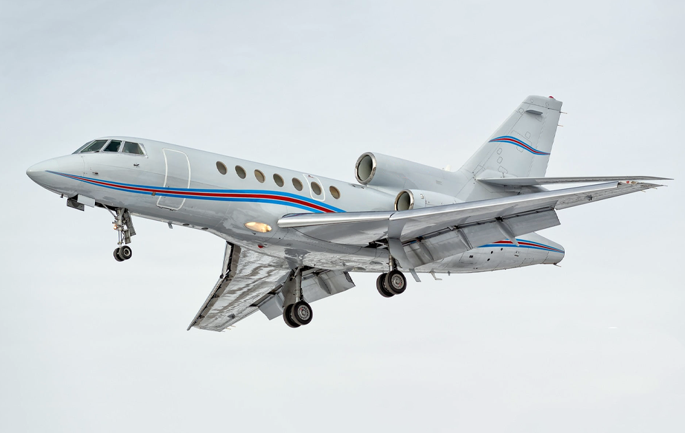 Dassault Falcon 50 on approach